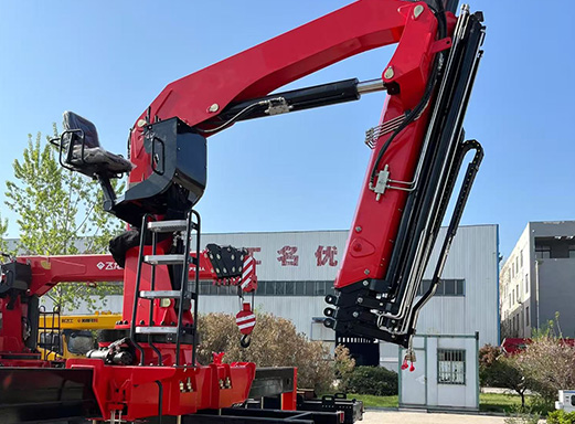 Knuckle Boom Crane