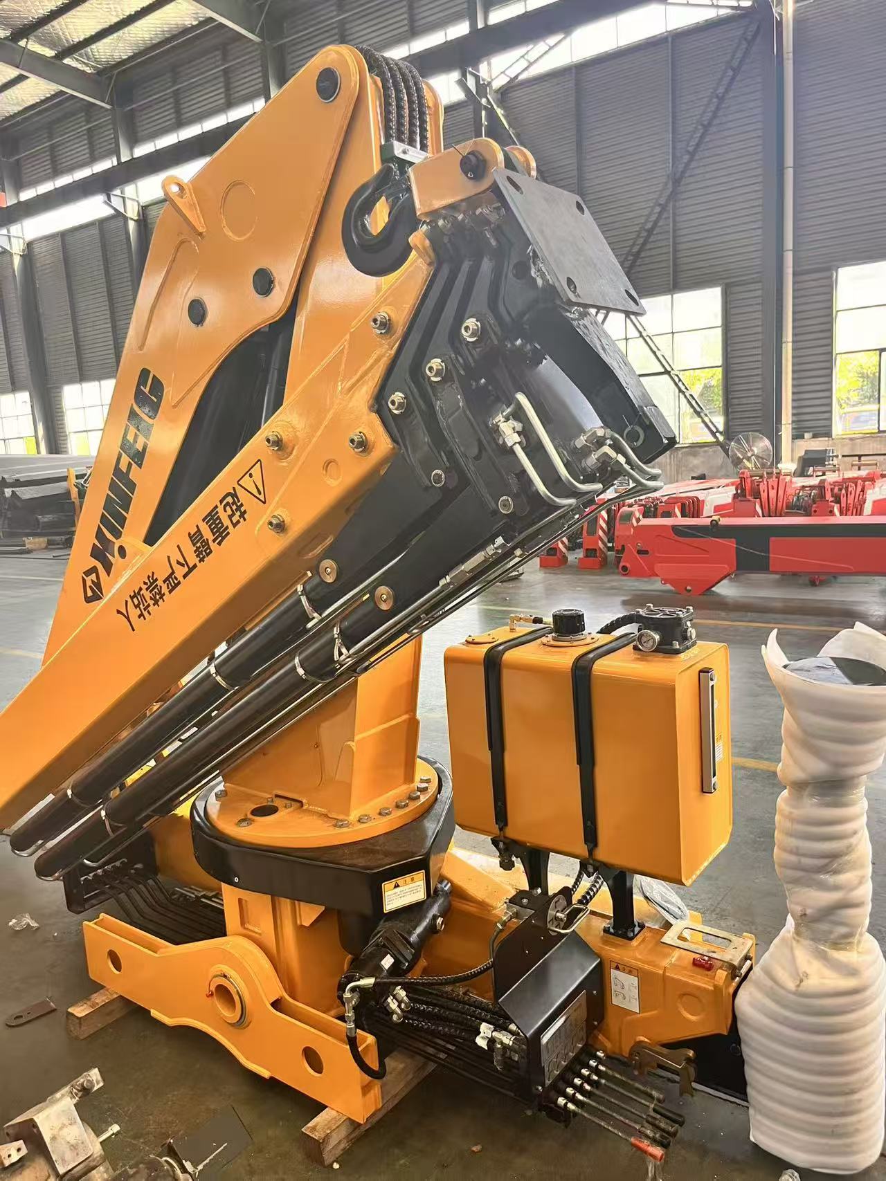 Knuckle Boom Crane