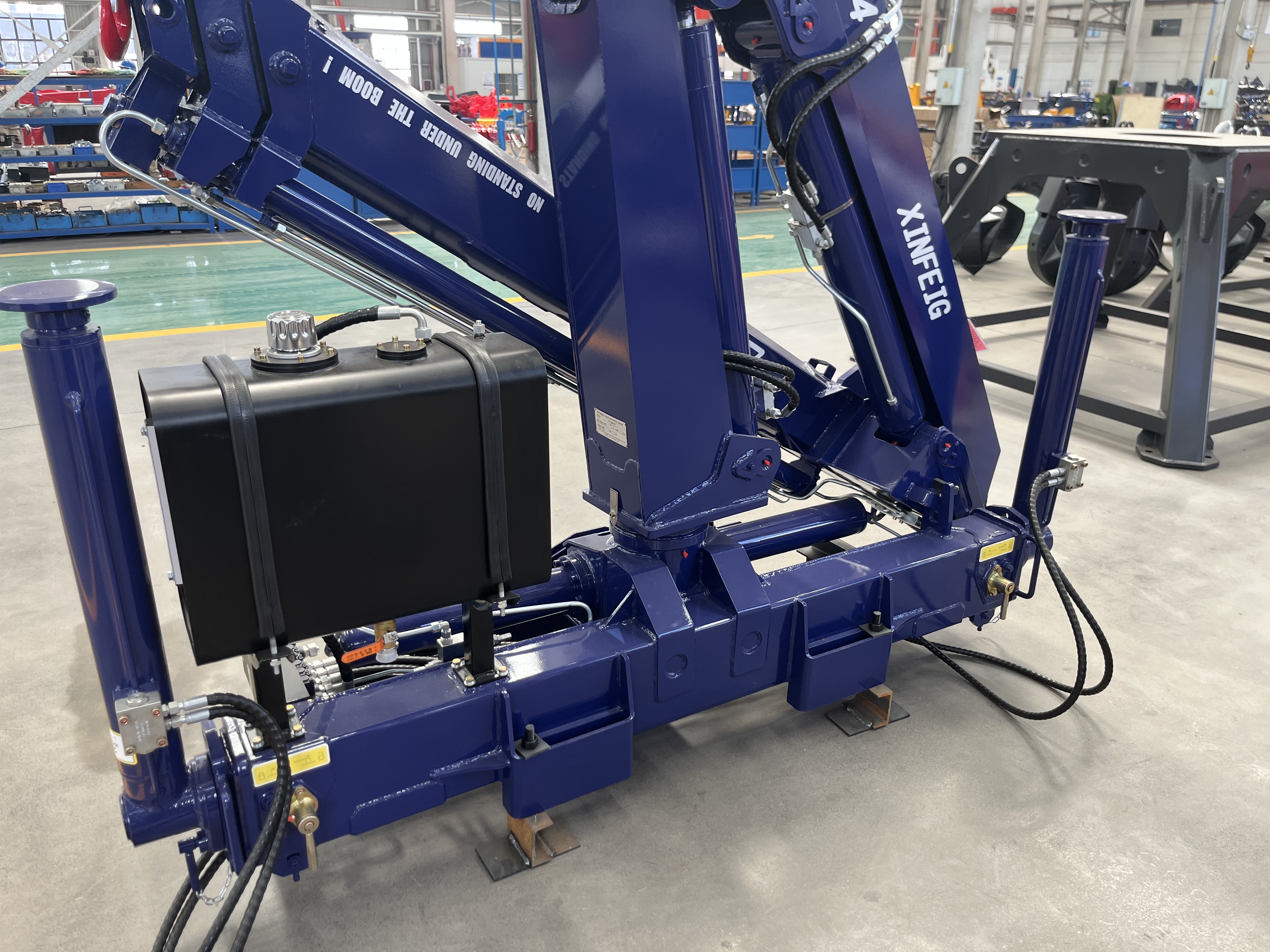 Knuckle Boom Crane