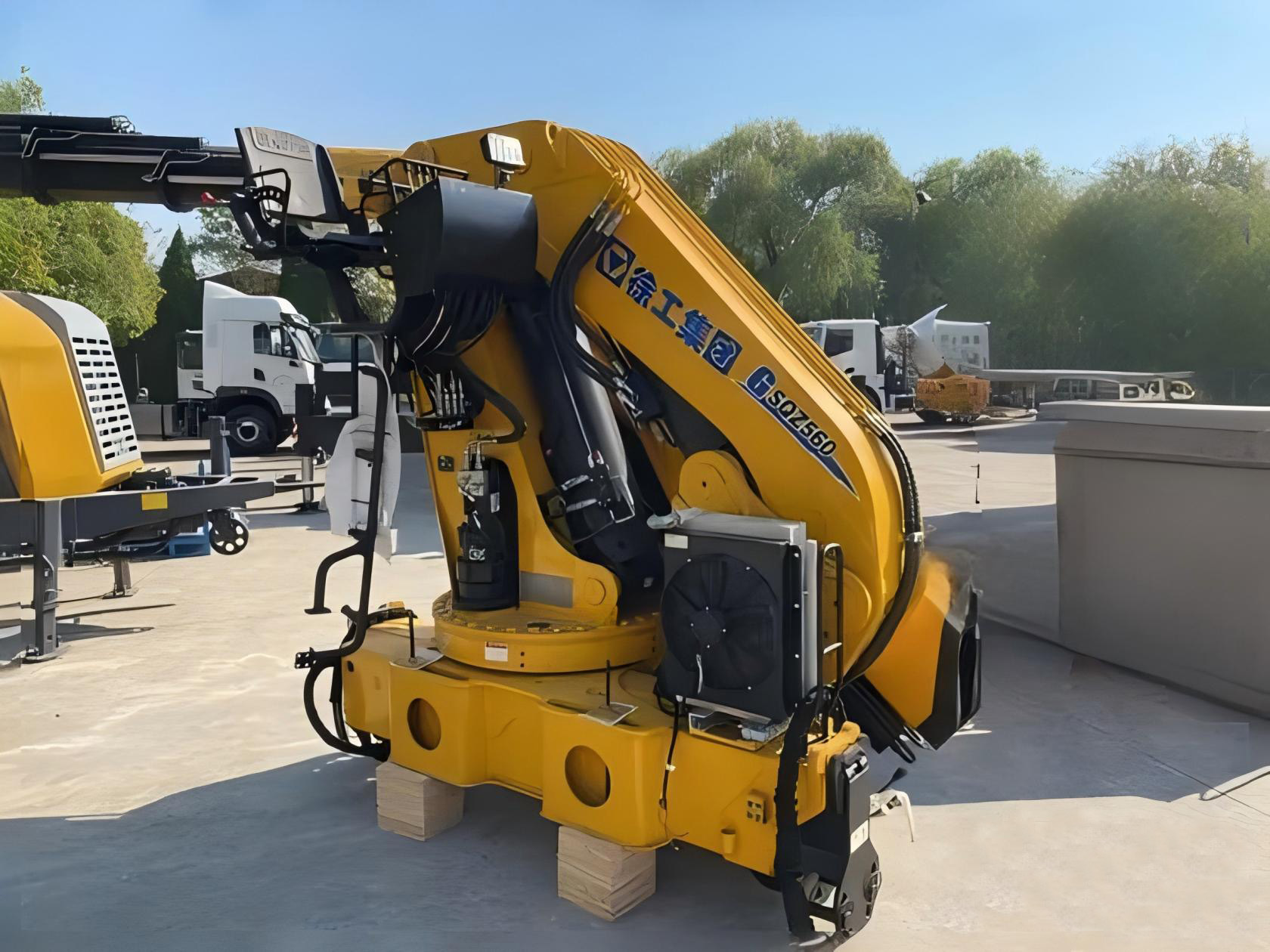 Knuckle Boom Crane