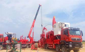 Hydraulic Crane Manufacturer & Lifting Truck Solutions Provider