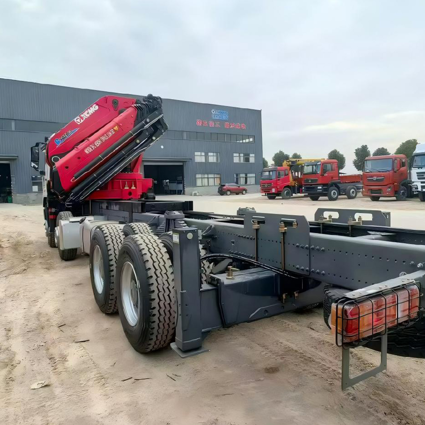 Knuckle Boom Crane