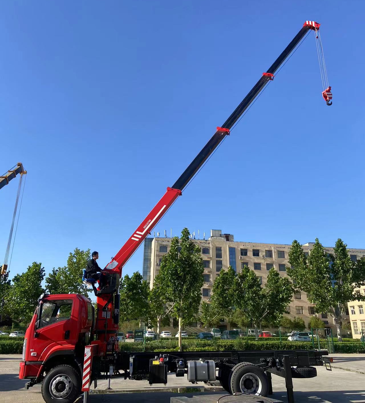 Truck Mounted Crane SQS175
