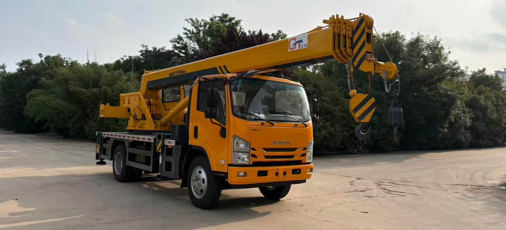 ISUZU TRUCK CRANE 10TON